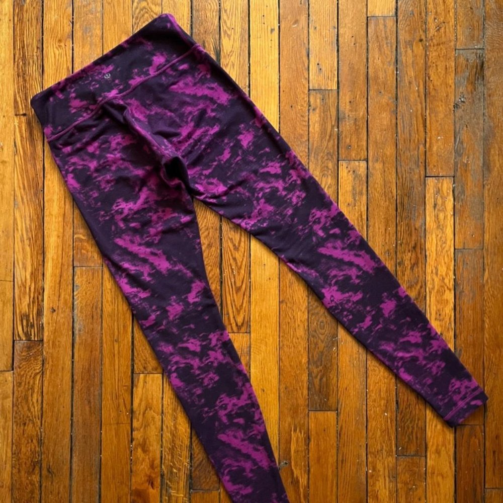 Lululemon Women's Purple Black Tie Dye Cloud Pattern Spandex Yoga Pants Leggings